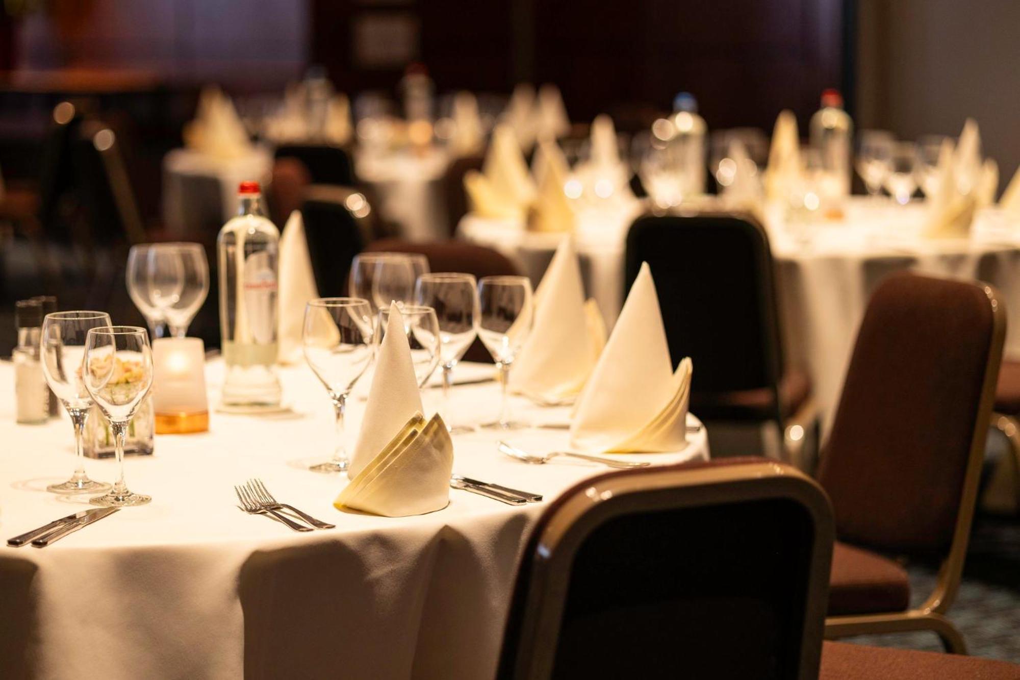 Crowne Plaza Hotel Brugge By Ihg Buitenkant foto