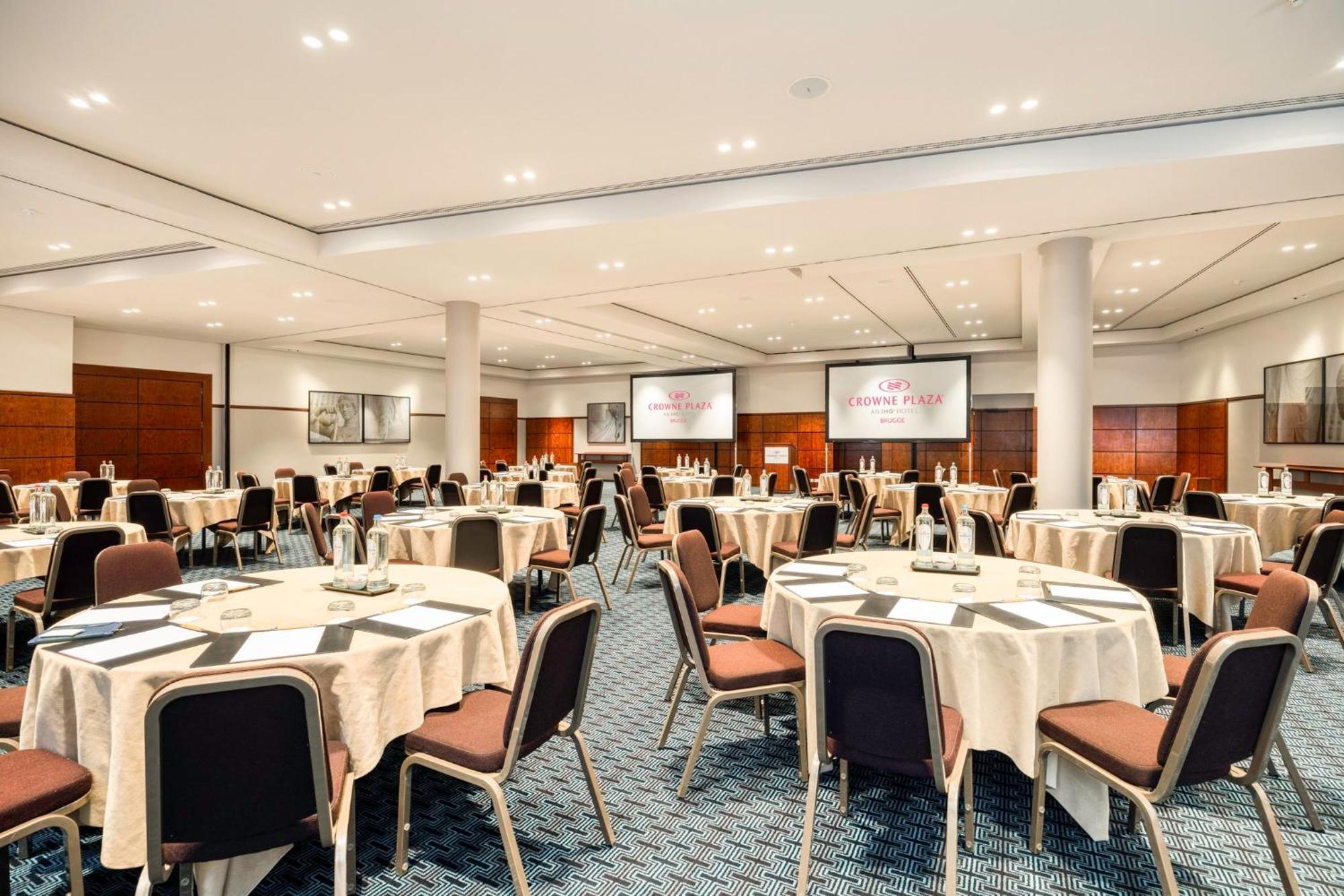 Crowne Plaza Hotel Brugge By Ihg Buitenkant foto
